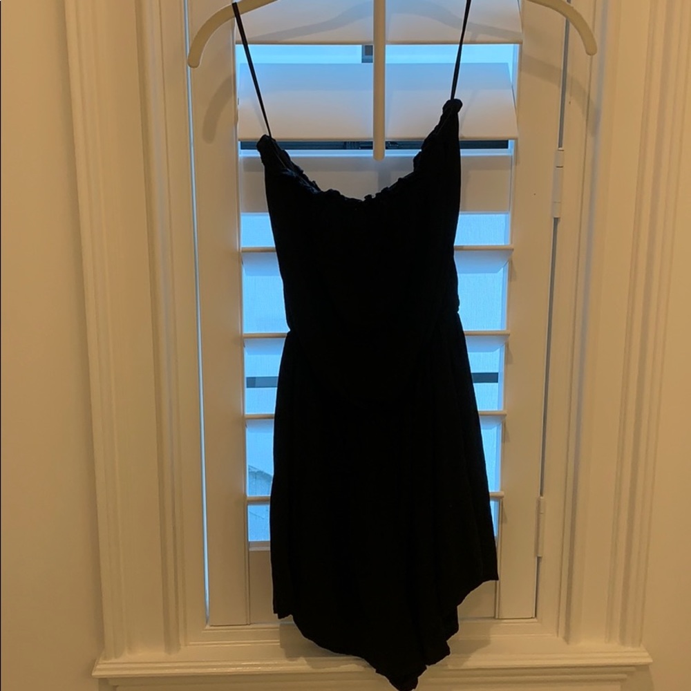 BLACK SLEEVELESS ROMPER
